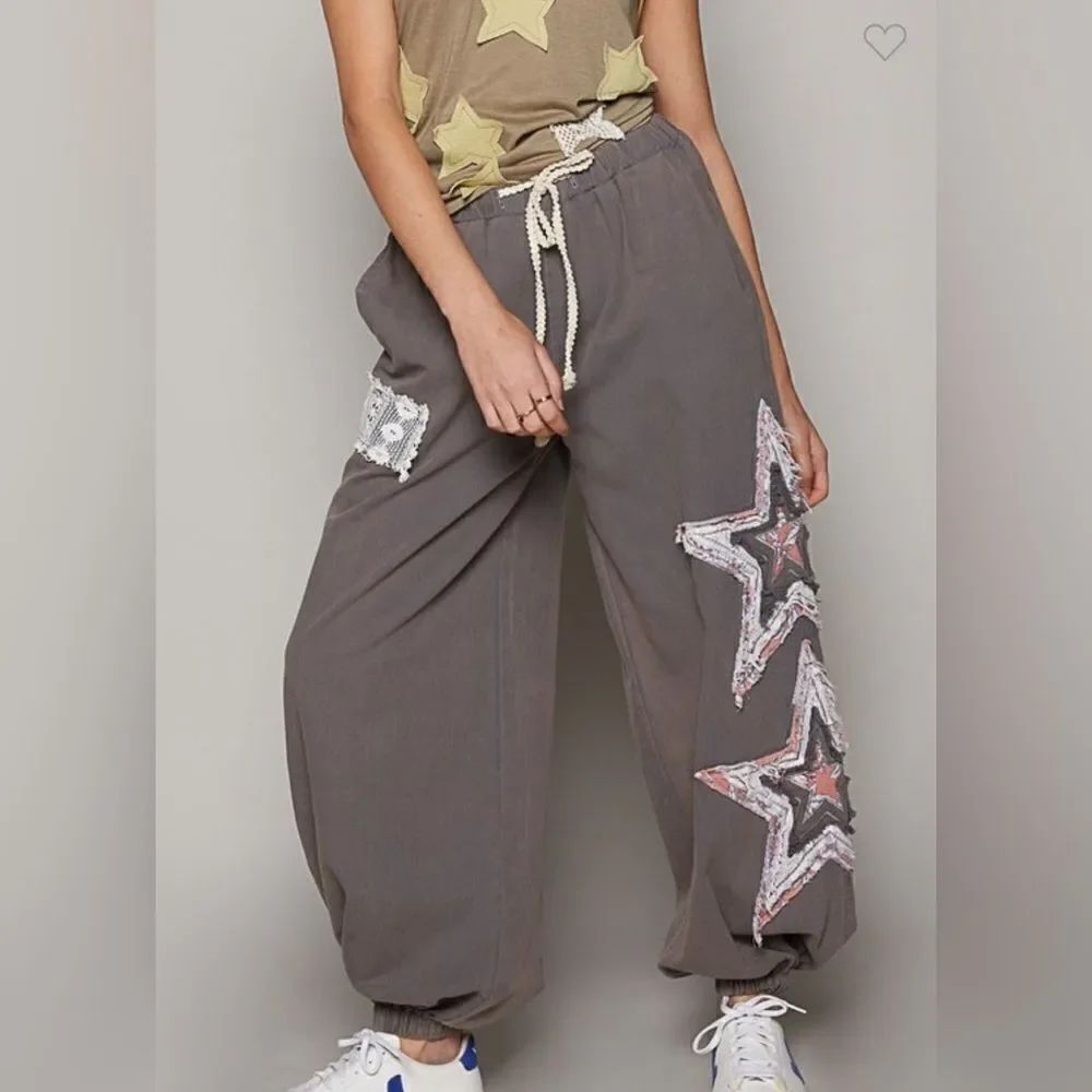 078. CROCHET STAR PATCH JOGGER PANTS
